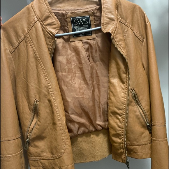Leather jacket - Picture 1 of 1
